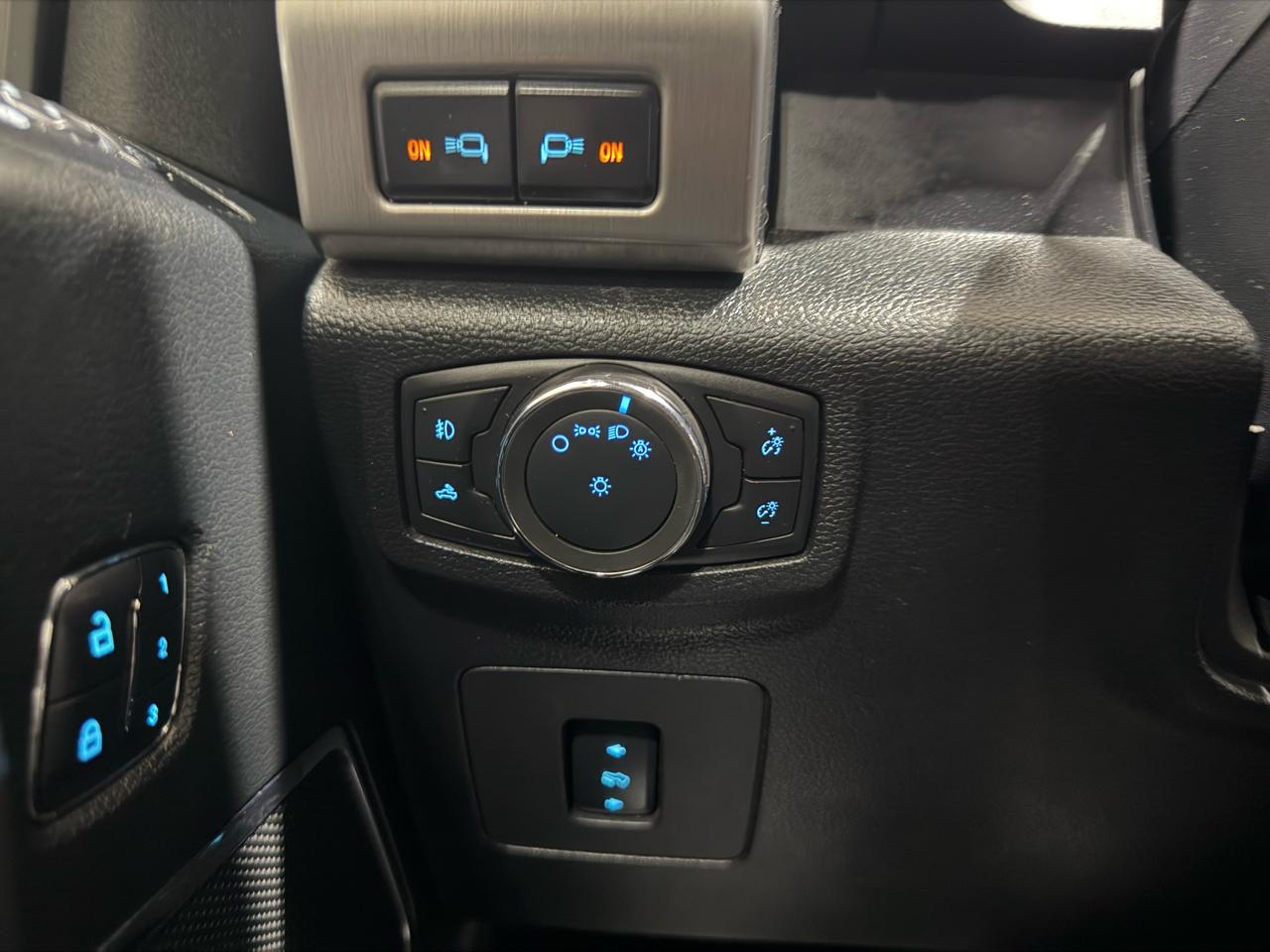 Ford F-150 4WD SuperCrew 157" Platinum 2016