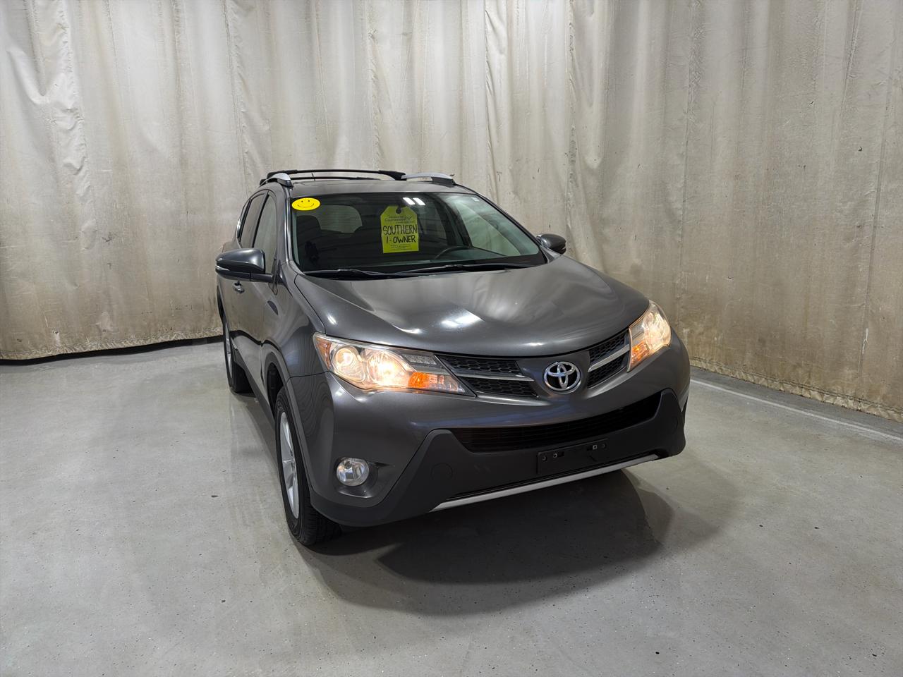 Toyota RAV4 FWD 4dr XLE (Natl) 2014