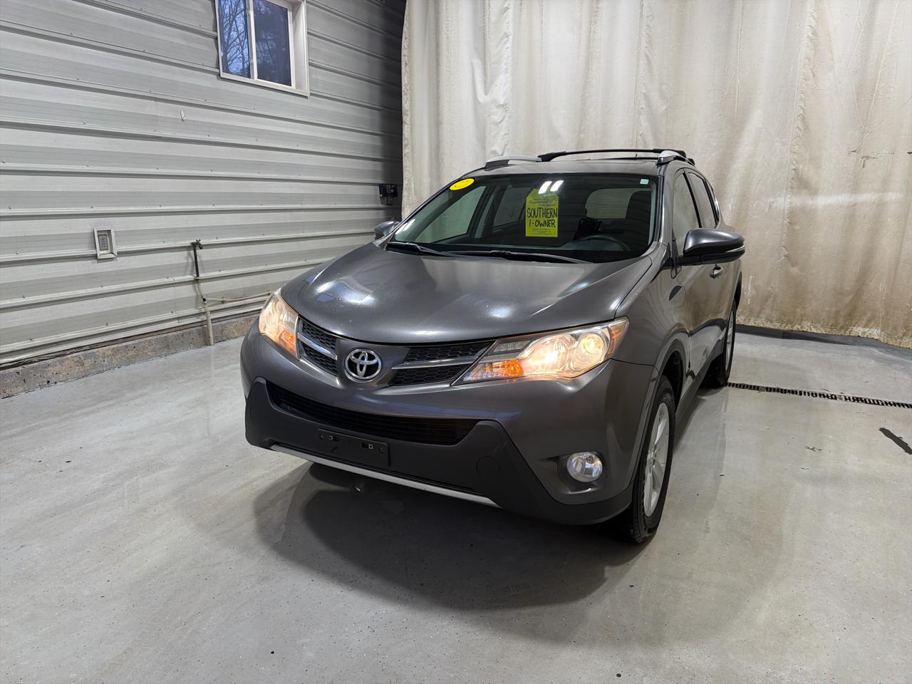 Toyota RAV4 FWD 4dr XLE (Natl) 2014