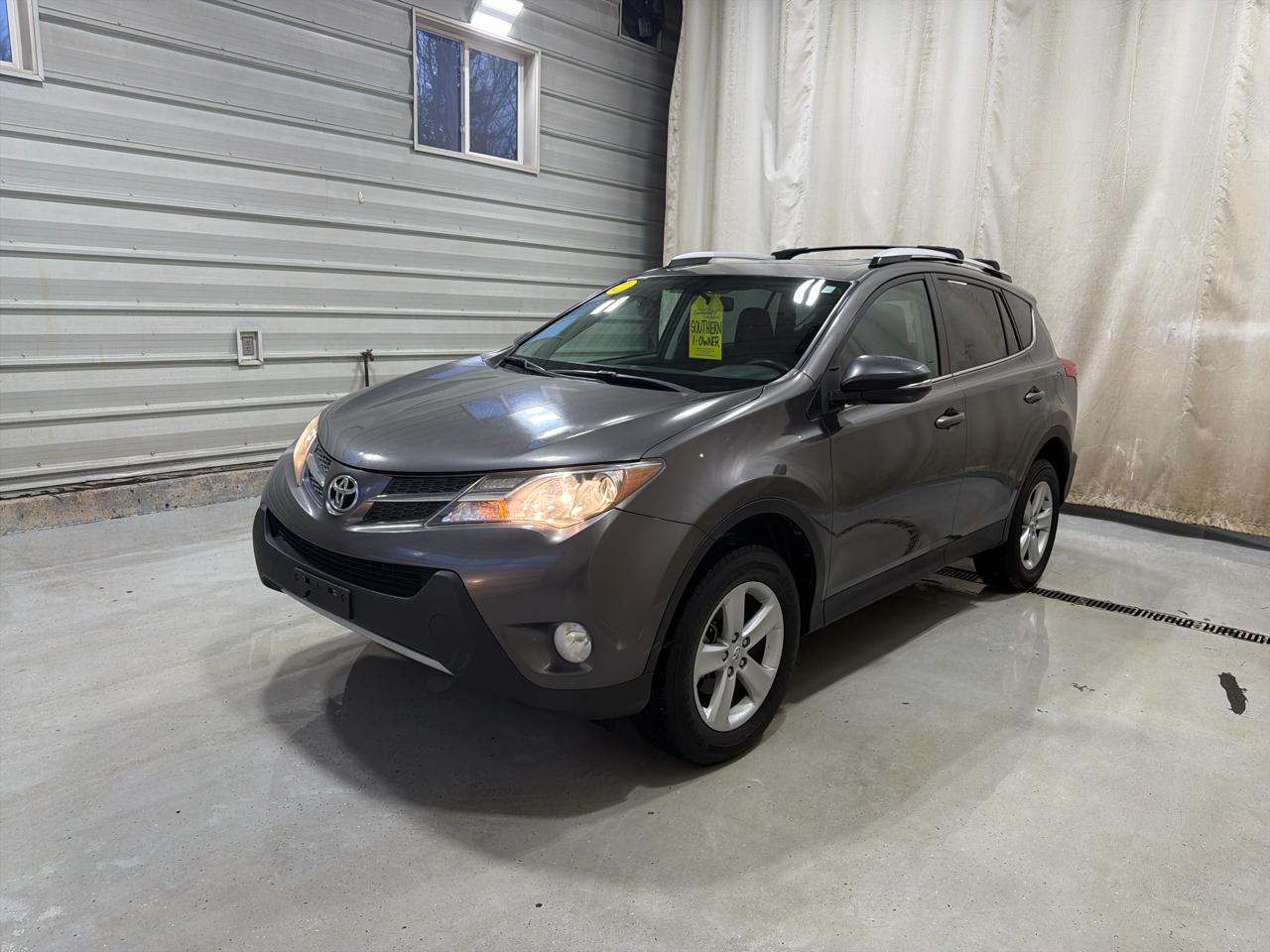 Toyota RAV4 FWD 4dr XLE (Natl) 2014