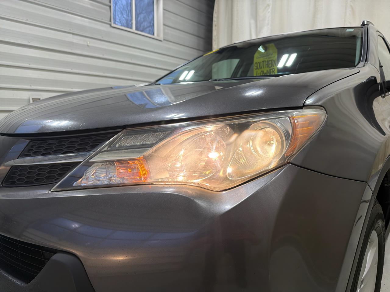 Toyota RAV4 FWD 4dr XLE (Natl) 2014