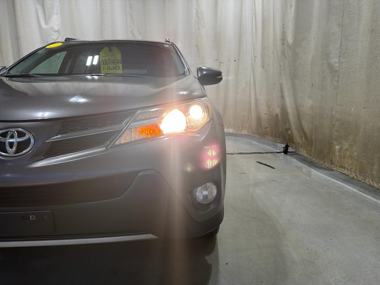 Toyota RAV4 FWD 4dr XLE (Natl) 2014