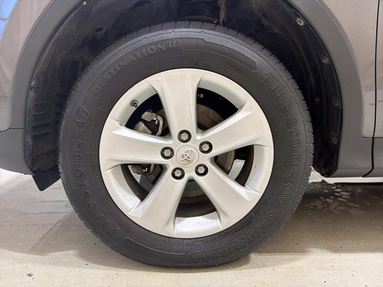 Toyota RAV4 FWD 4dr XLE (Natl) 2014