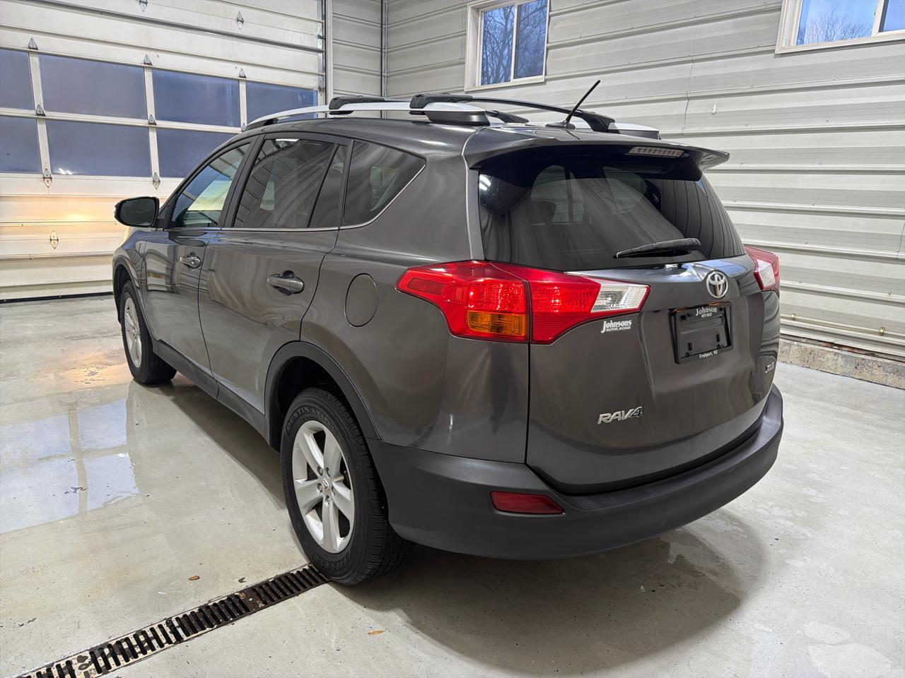 Toyota RAV4 FWD 4dr XLE (Natl) 2014