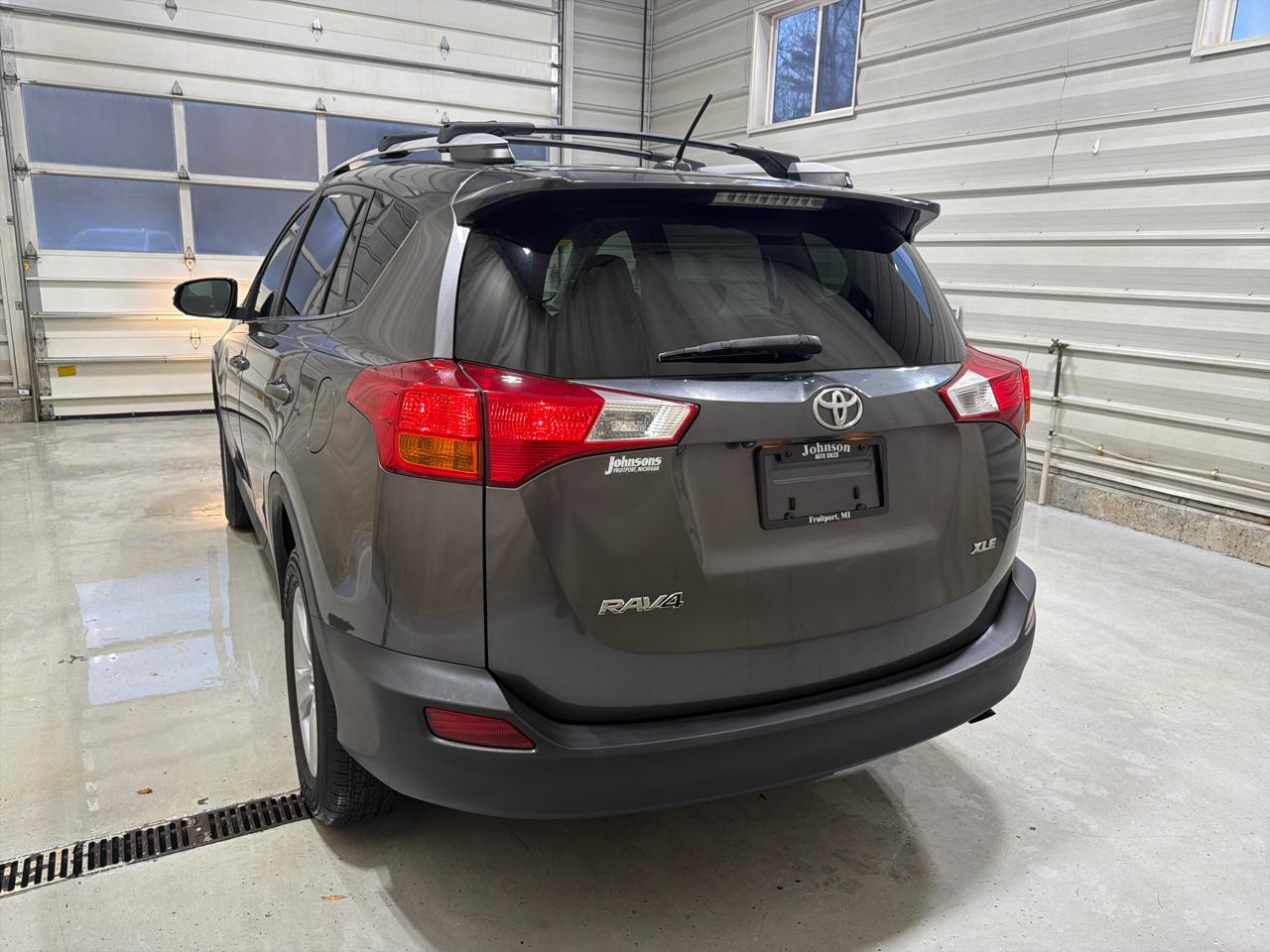 Toyota RAV4 FWD 4dr XLE (Natl) 2014