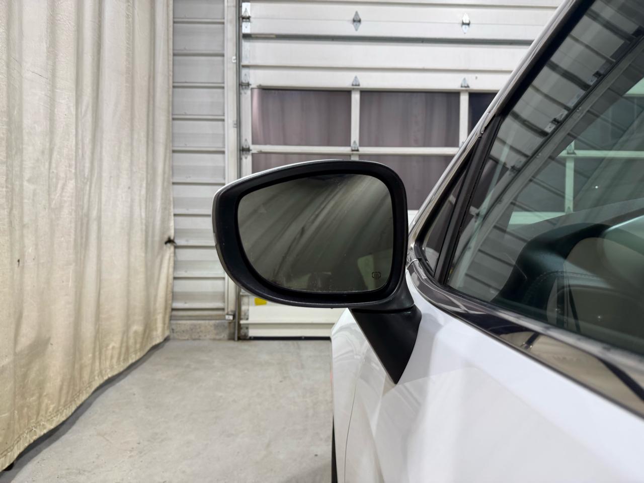 Chrysler Pacifica Touring FWD 2023