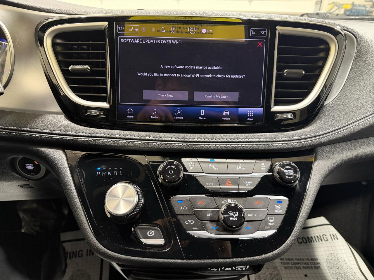 Chrysler Pacifica Touring FWD 2023