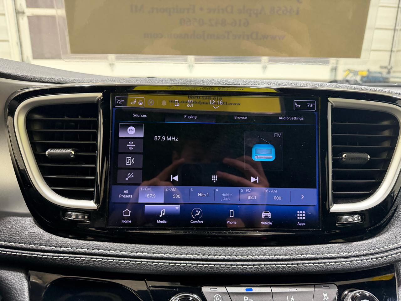 Chrysler Pacifica Touring FWD 2023