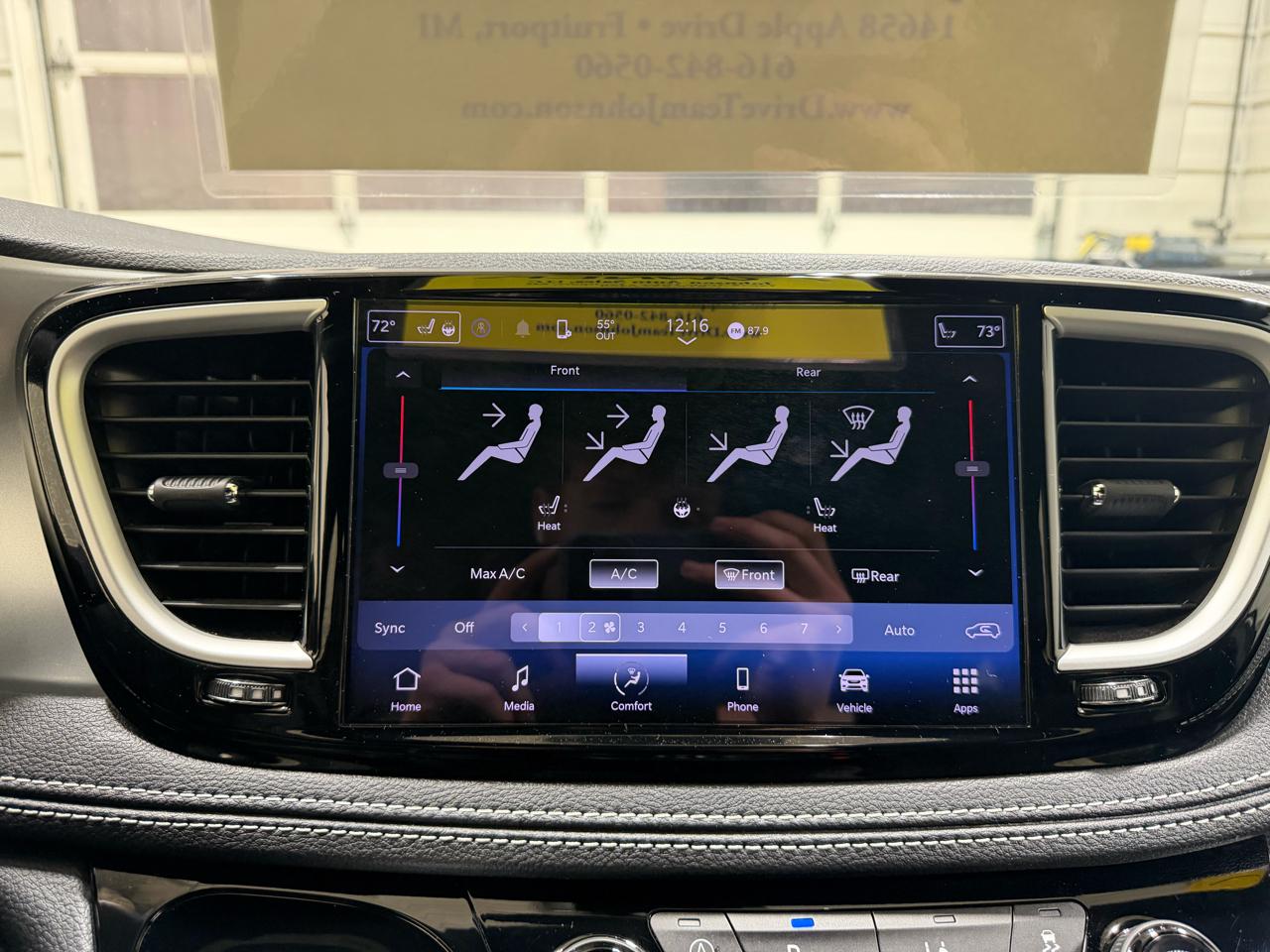 Chrysler Pacifica Touring FWD 2023