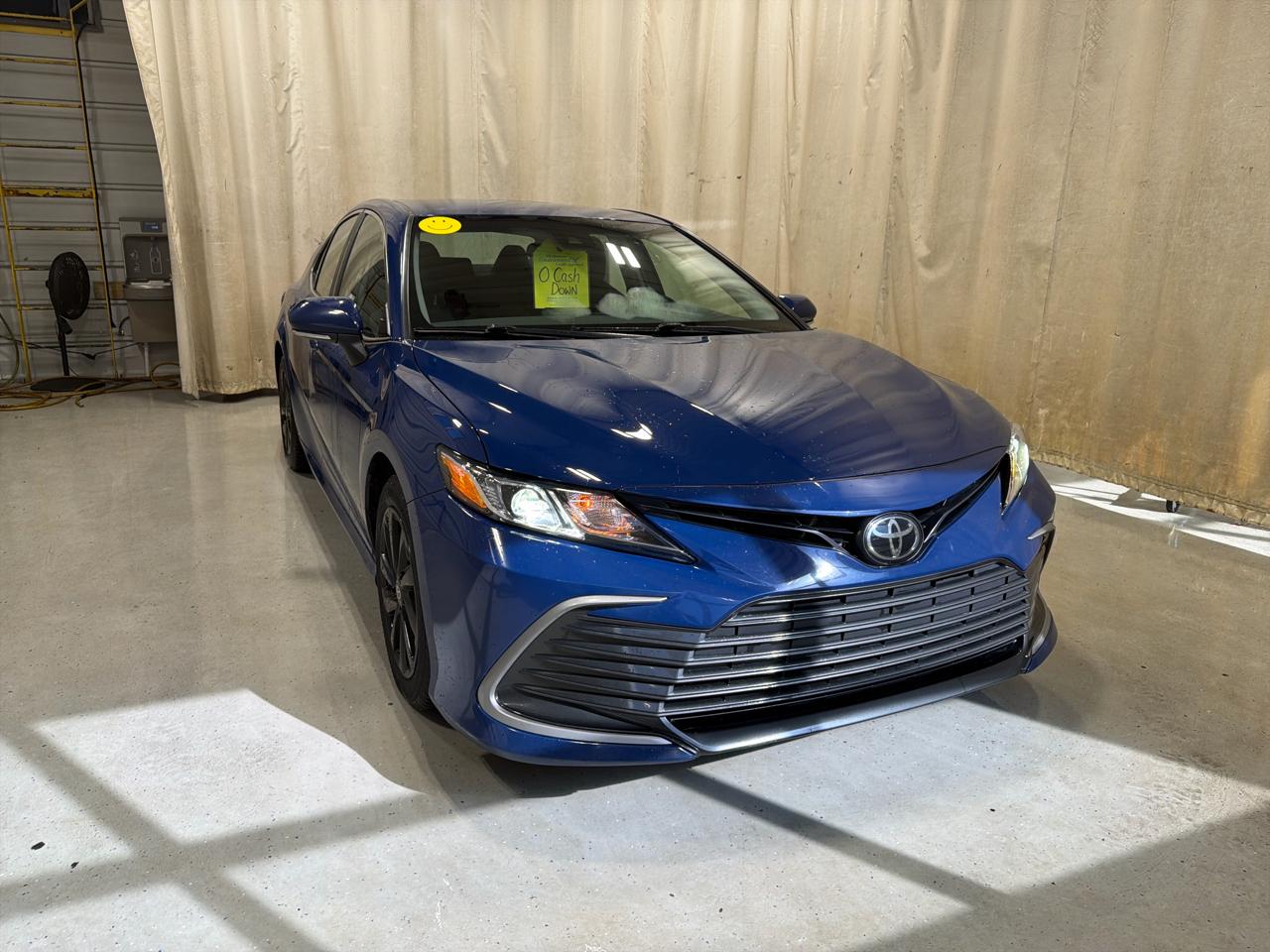 Toyota Camry LE Auto (Natl) 2023