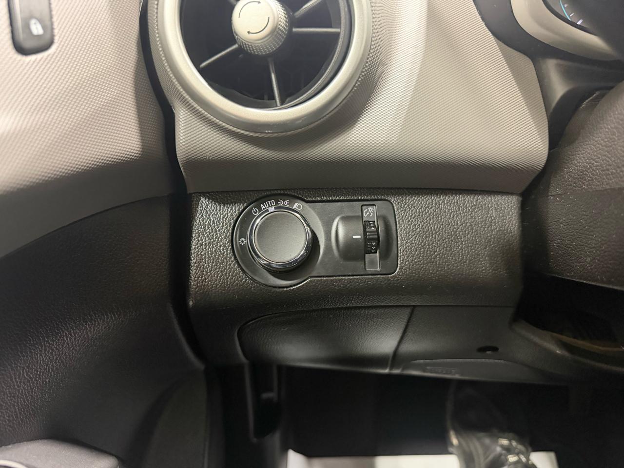 Chevrolet Sonic 4dr Sdn Auto Premier 2018