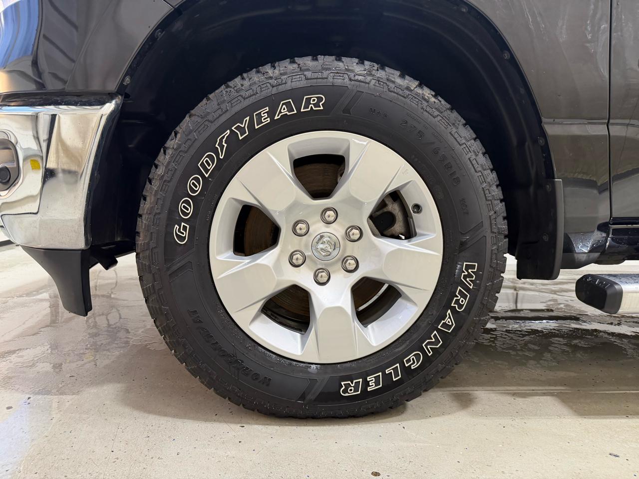 RAM 1500 Lone Star 4x4 Crew Cab 5'7" Box 2020