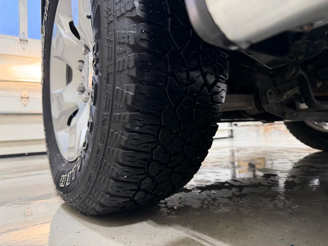 RAM 1500 Lone Star 4x4 Crew Cab 5'7" Box 2020