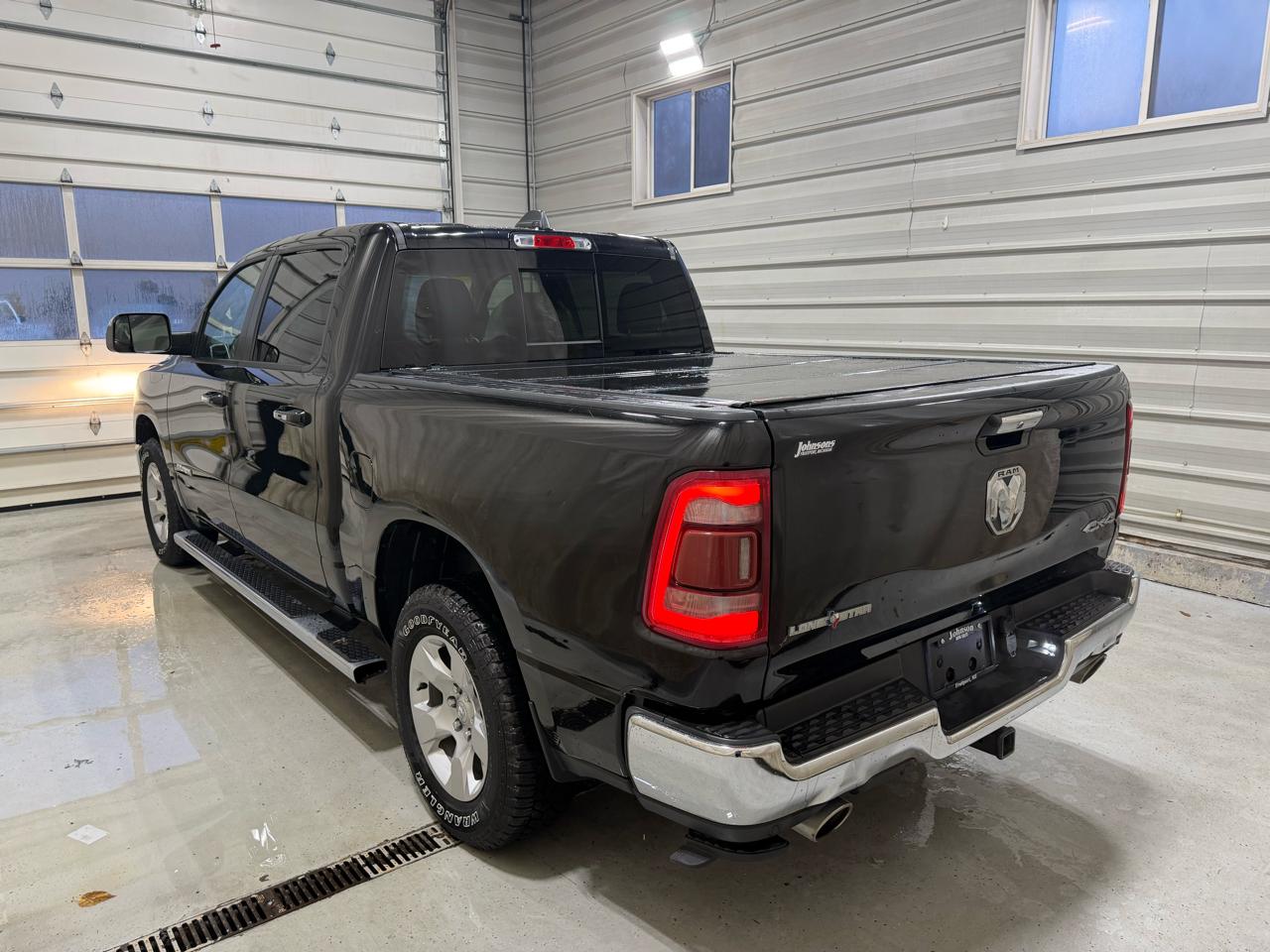 RAM 1500 Lone Star 4x4 Crew Cab 5'7" Box 2020