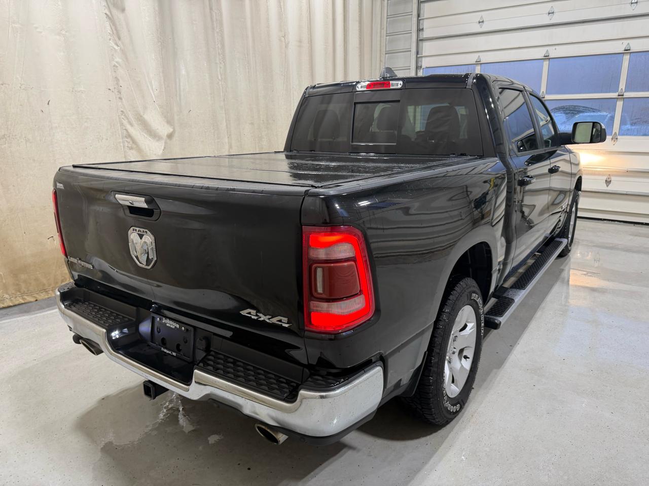 RAM 1500 Lone Star 4x4 Crew Cab 5'7" Box 2020