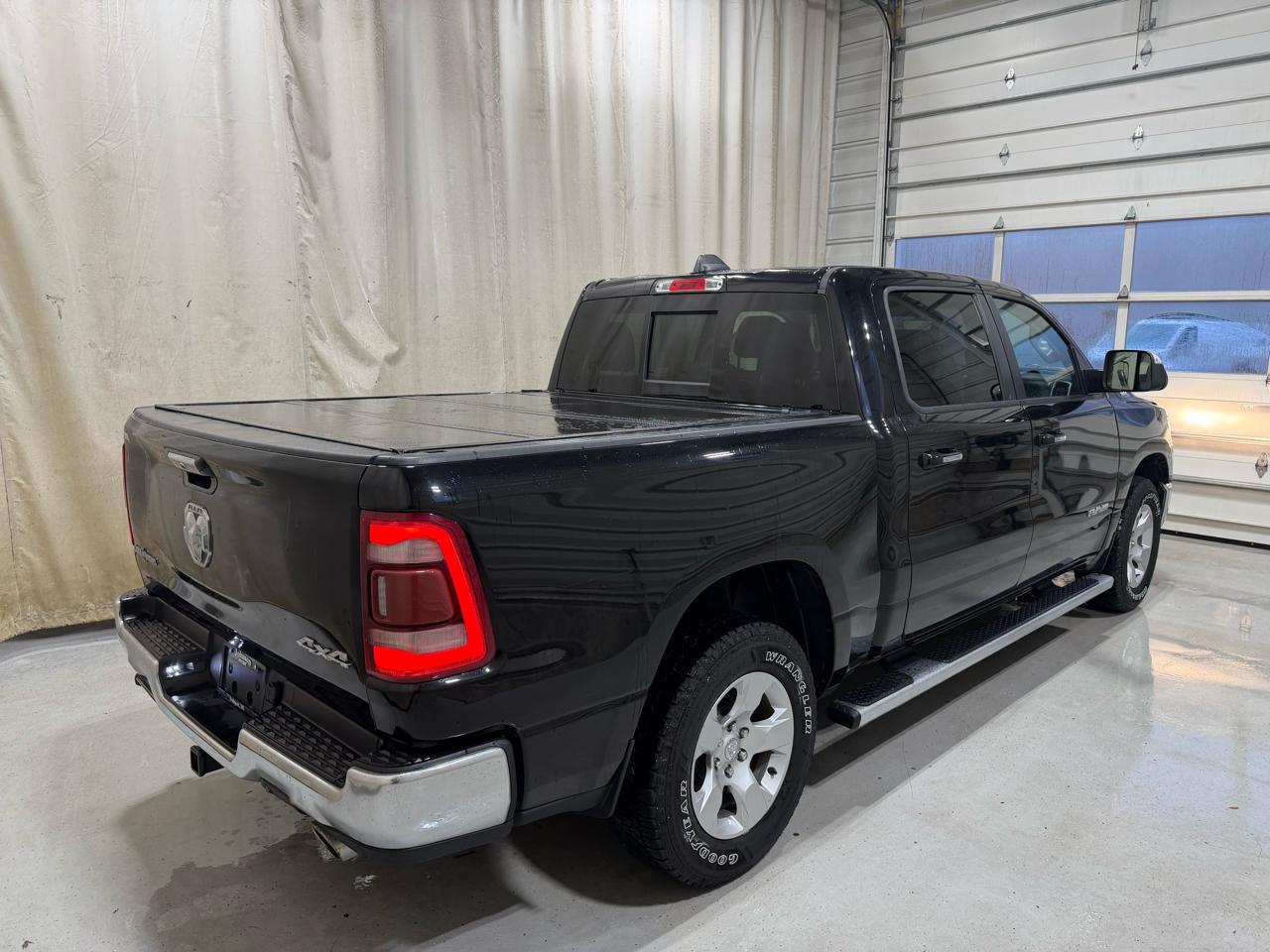 RAM 1500 Lone Star 4x4 Crew Cab 5'7" Box 2020