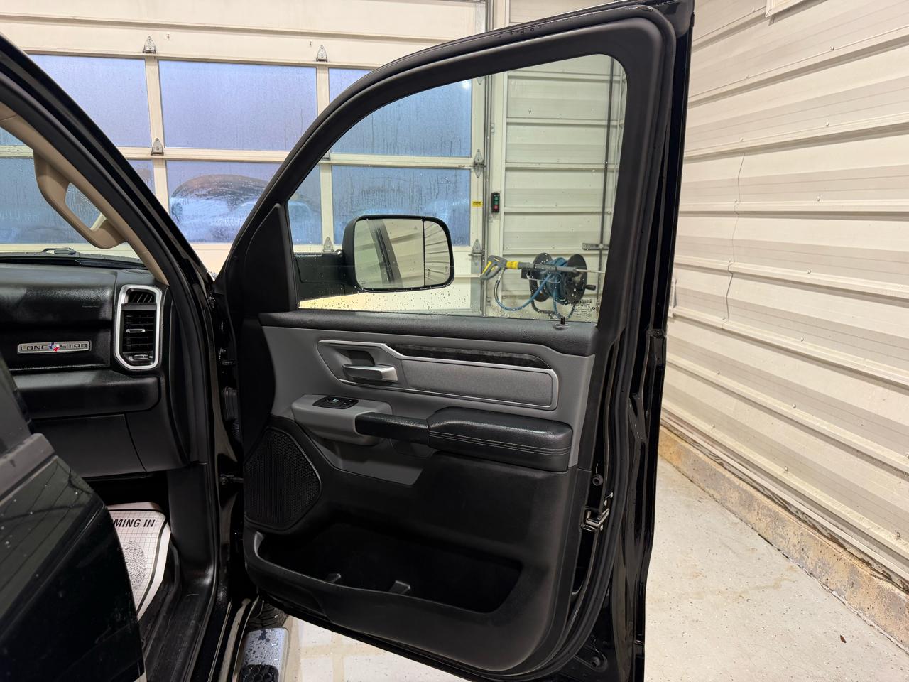 RAM 1500 Lone Star 4x4 Crew Cab 5'7" Box 2020