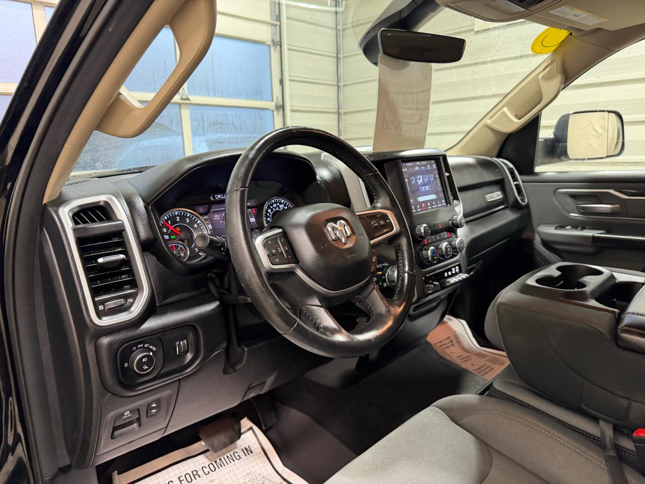 RAM 1500 Lone Star 4x4 Crew Cab 5'7" Box 2020