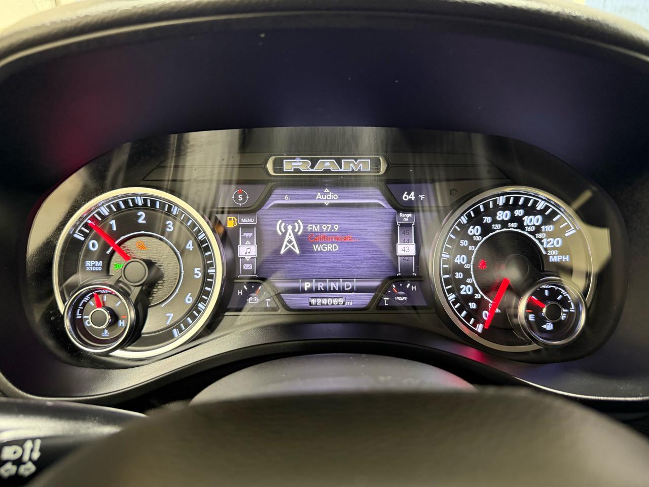 RAM 1500 Lone Star 4x4 Crew Cab 5'7" Box 2020