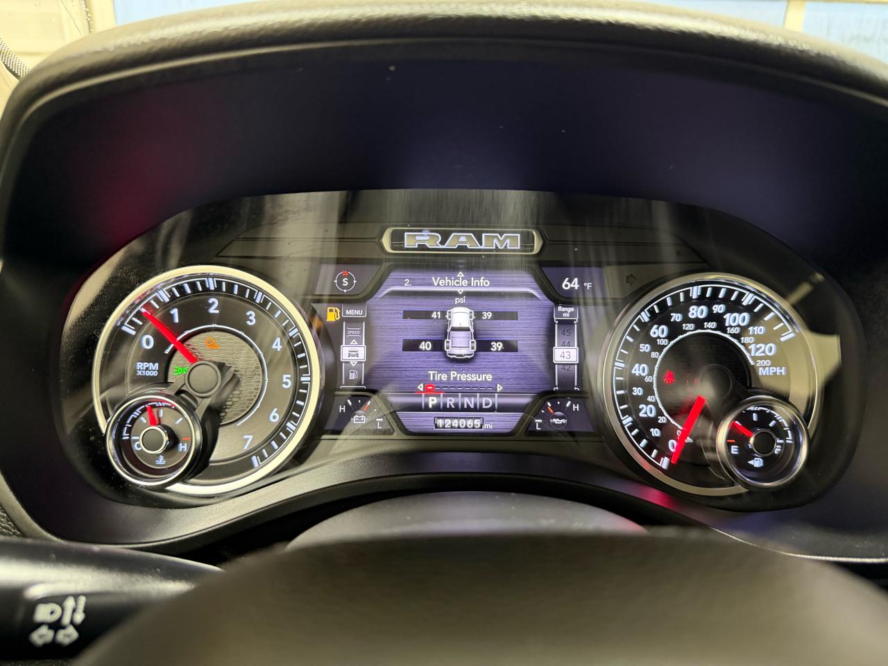 RAM 1500 Lone Star 4x4 Crew Cab 5'7" Box 2020