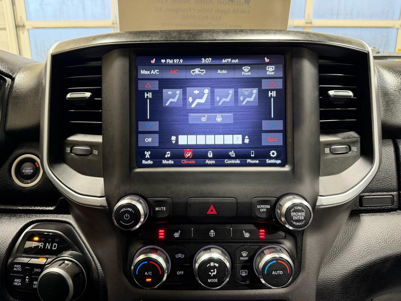 RAM 1500 Lone Star 4x4 Crew Cab 5'7" Box 2020