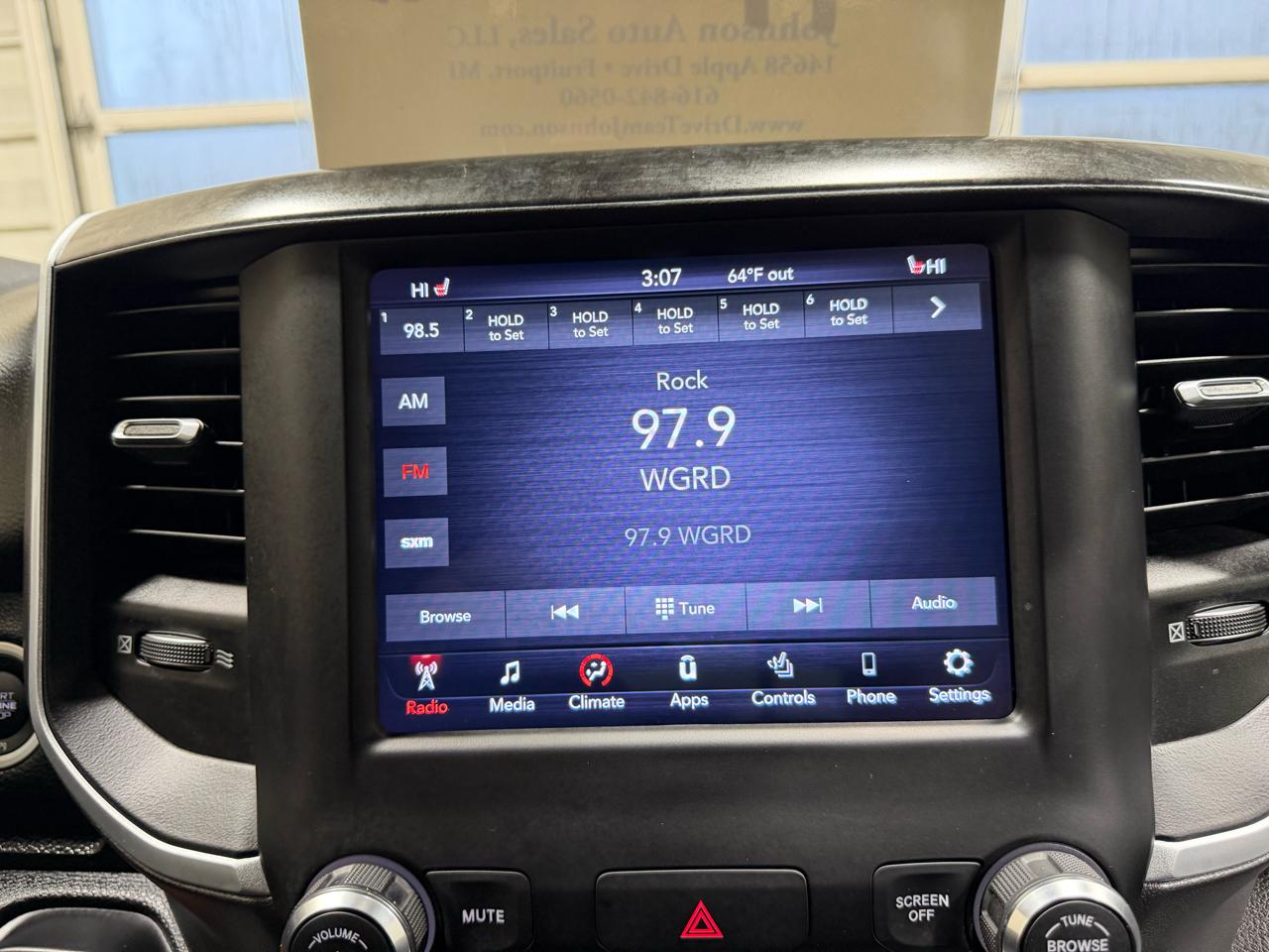 RAM 1500 Lone Star 4x4 Crew Cab 5'7" Box 2020