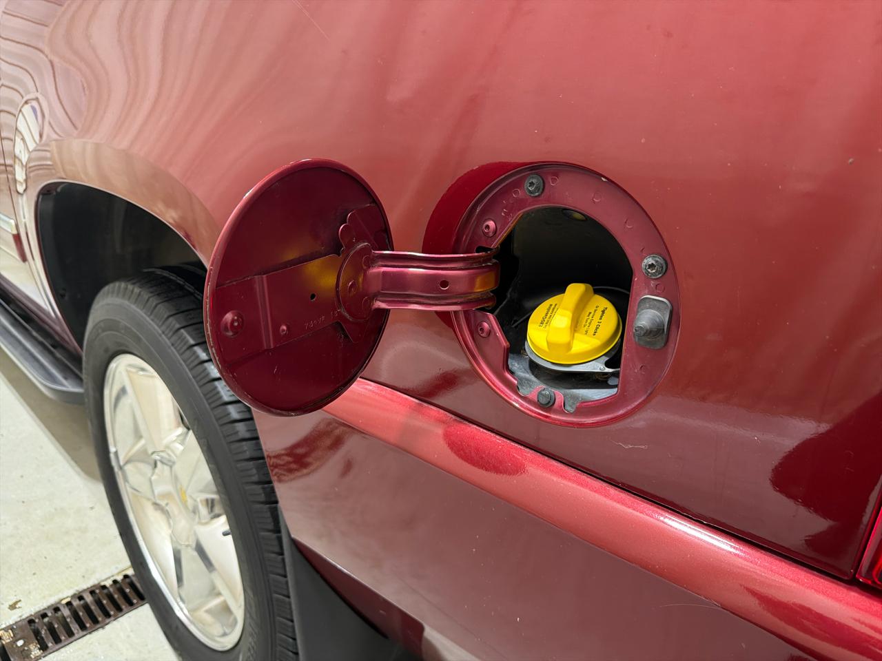 Chevrolet Suburban 4WD 4dr 1500 LTZ 2011