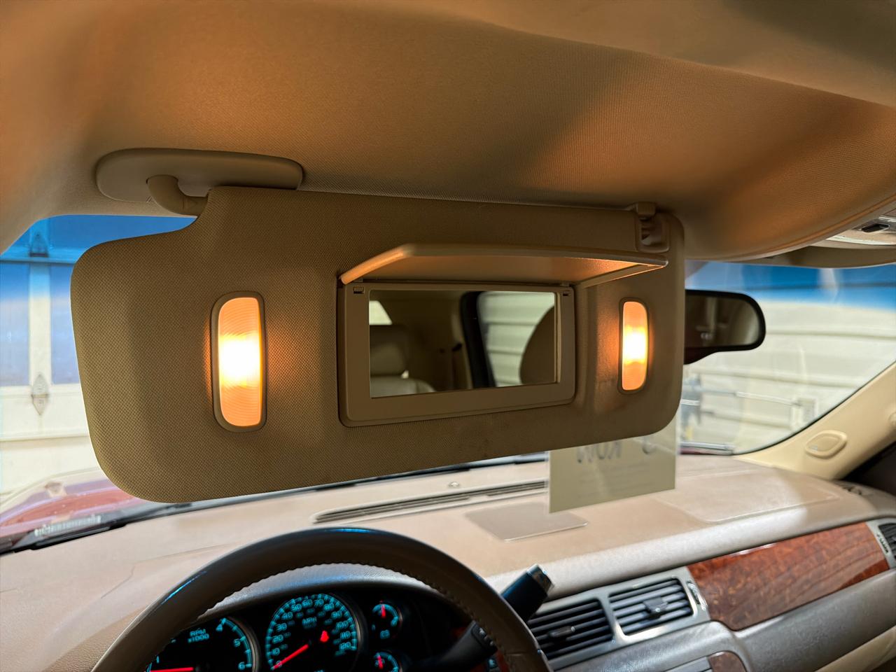 Chevrolet Suburban 4WD 4dr 1500 LTZ 2011