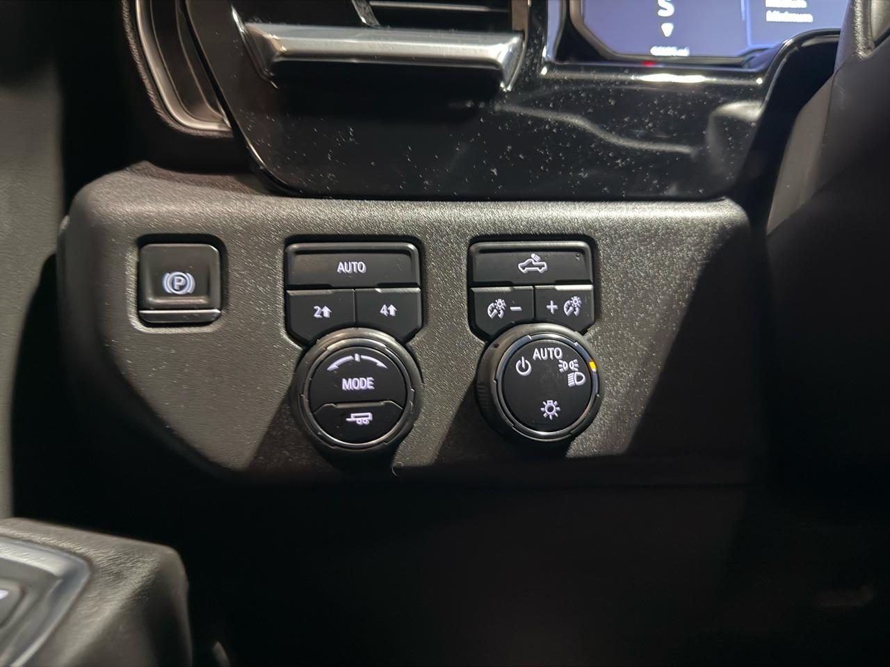 Chevrolet Silverado 1500 4WD Crew Cab 147" LT w/2FL 2023