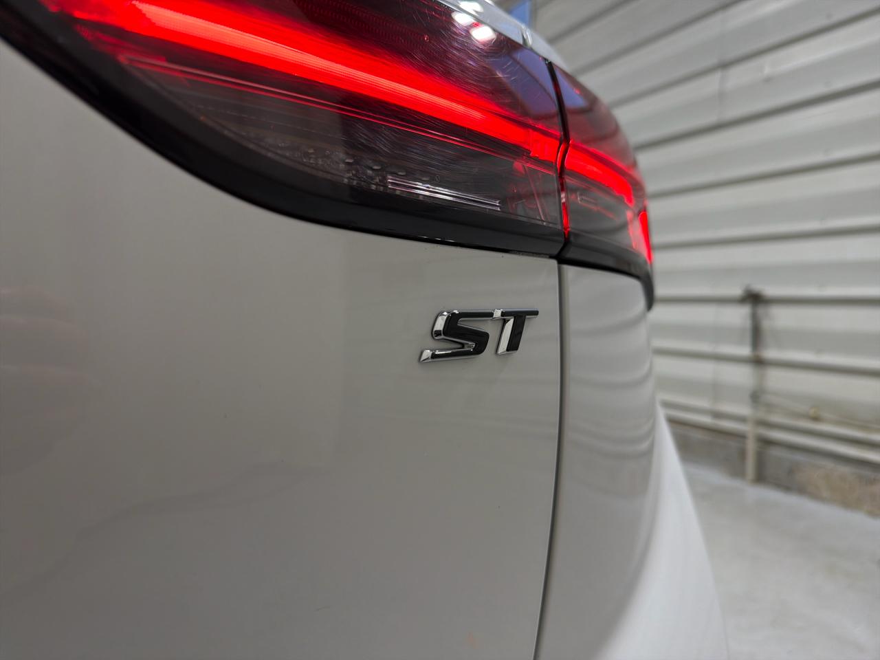 Buick Envision FWD 4dr Essence 2023