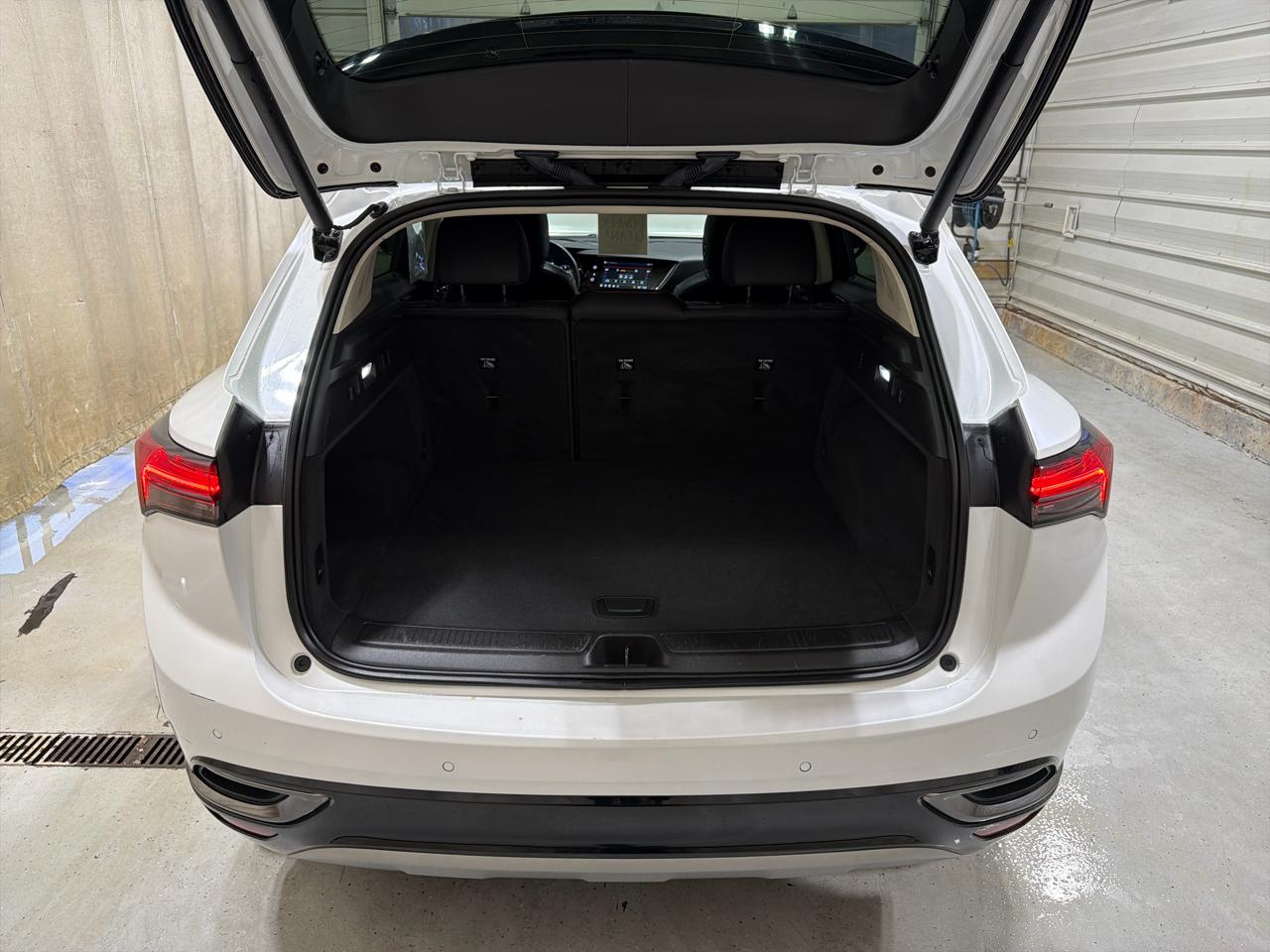 Buick Envision FWD 4dr Essence 2023