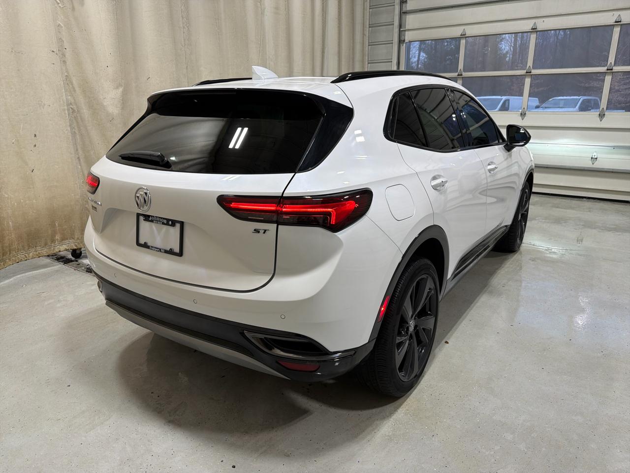 Buick Envision FWD 4dr Essence 2023