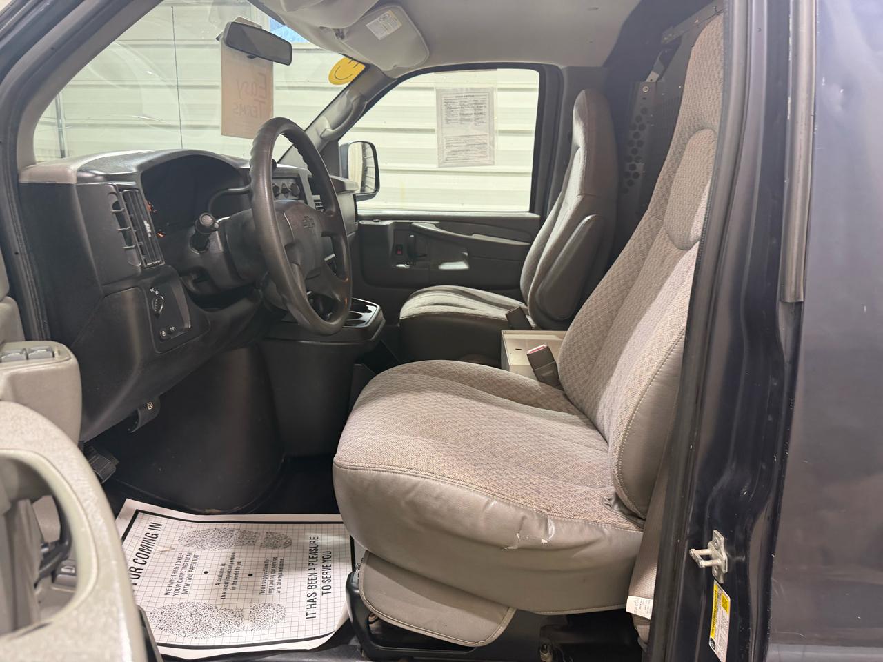 Chevrolet Express Cargo Van RWD 2500 155" 2007