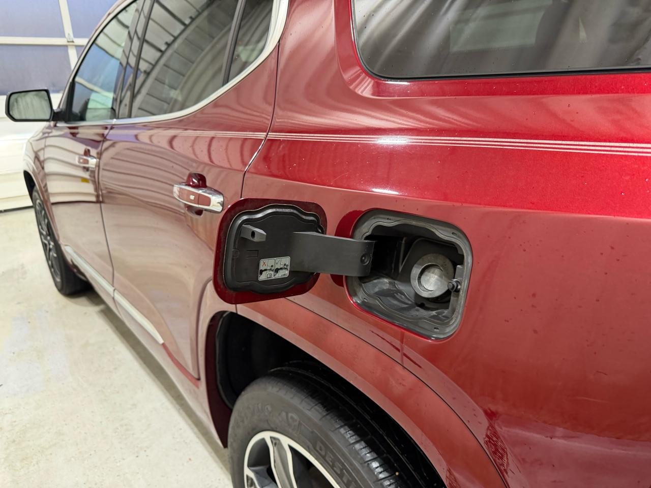 GMC Acadia FWD 4dr Denali 2017