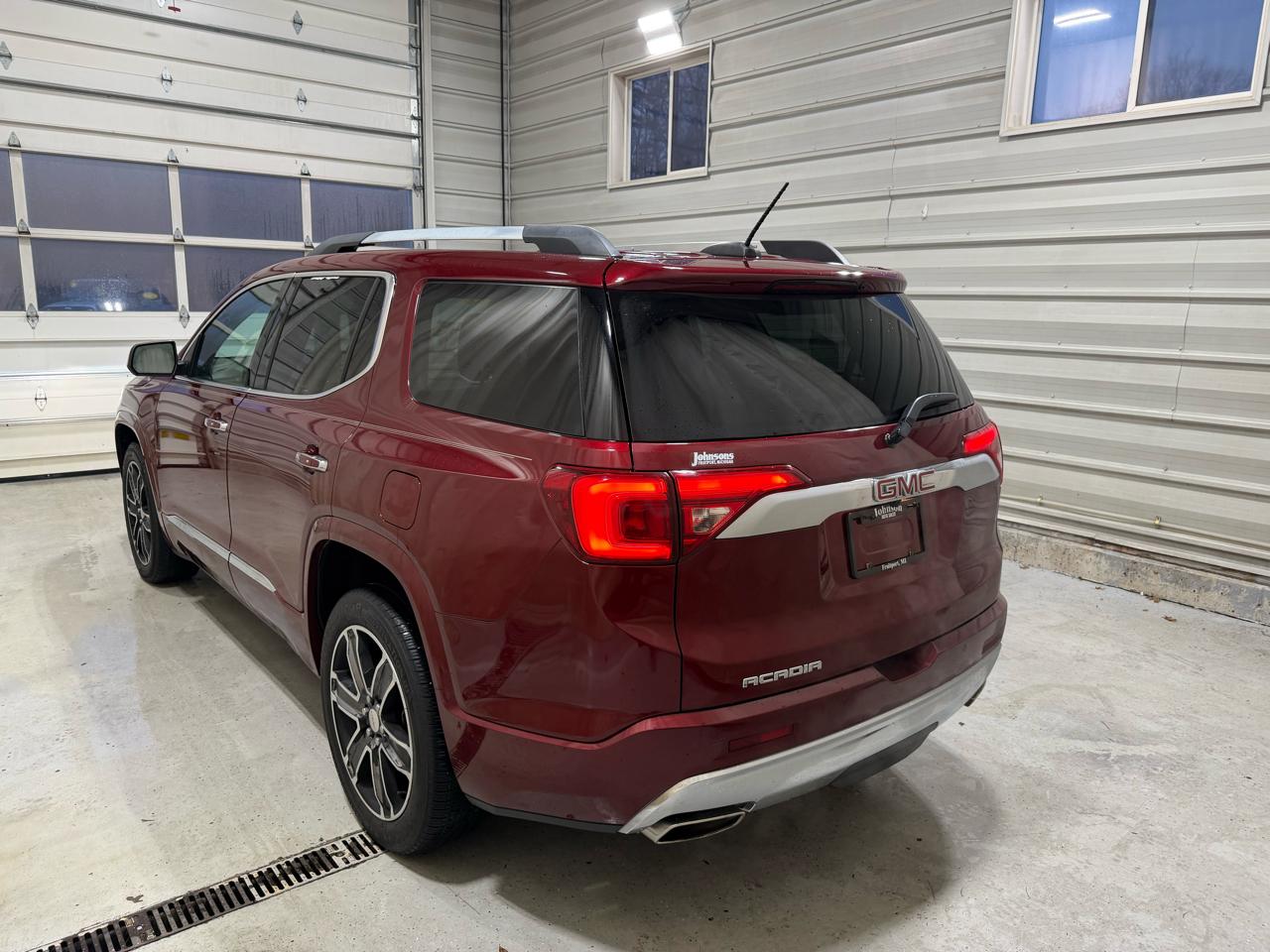 GMC Acadia FWD 4dr Denali 2017