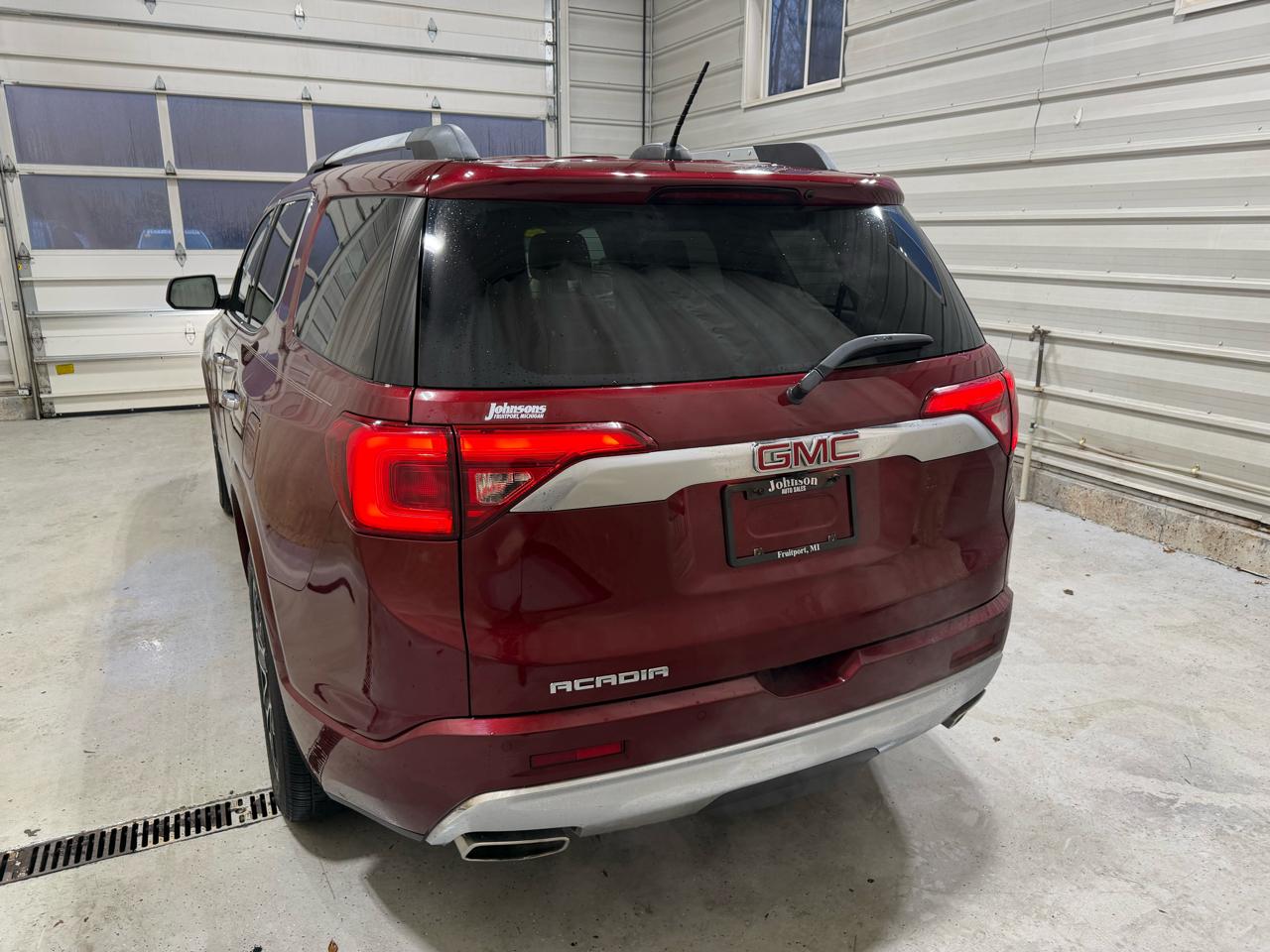 GMC Acadia FWD 4dr Denali 2017