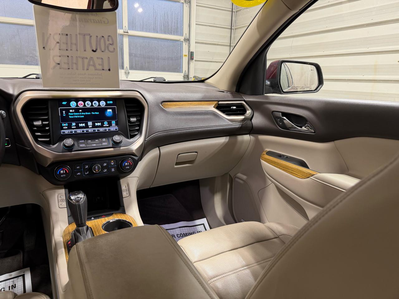 GMC Acadia FWD 4dr Denali 2017