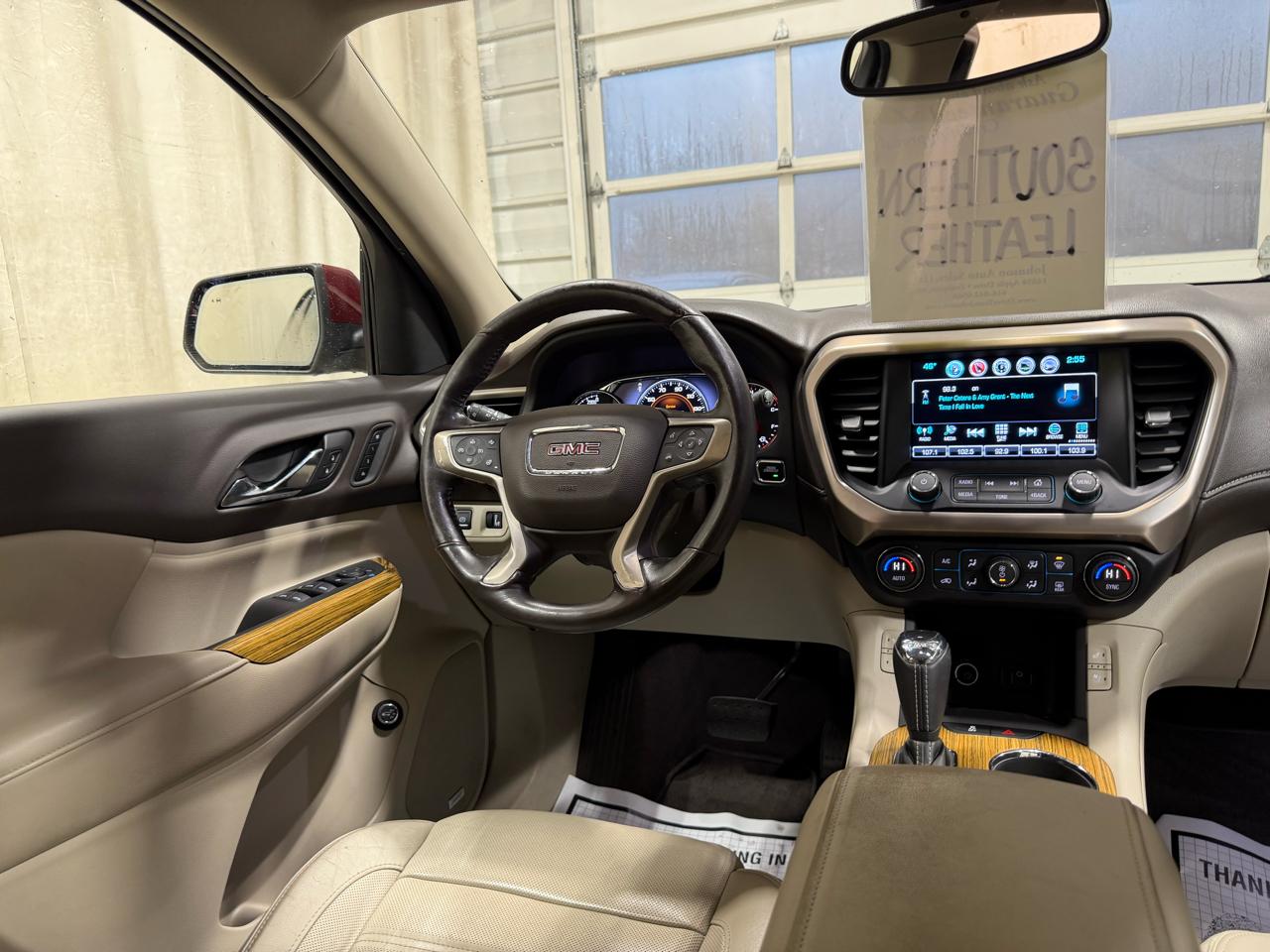 GMC Acadia FWD 4dr Denali 2017