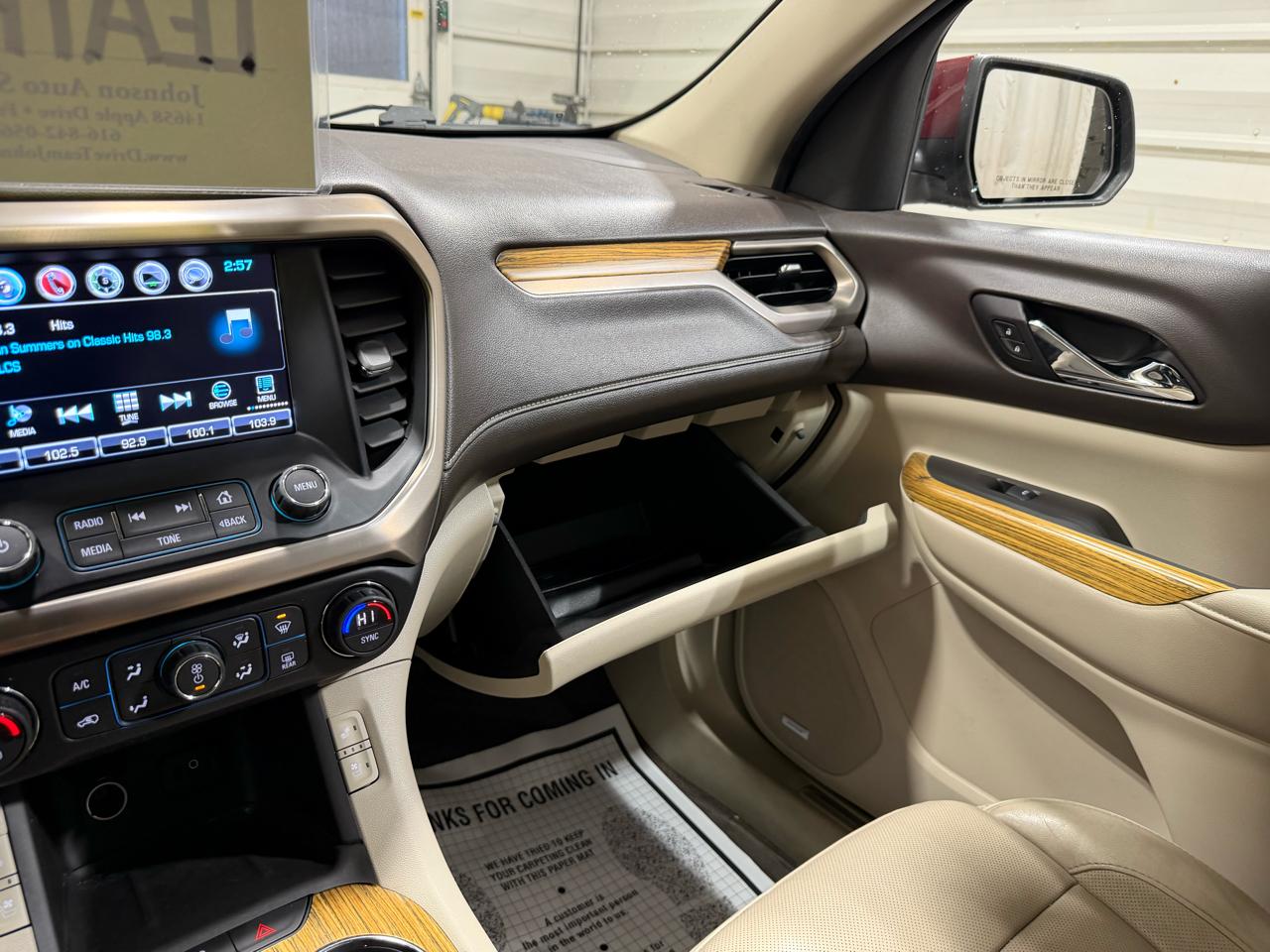 GMC Acadia FWD 4dr Denali 2017