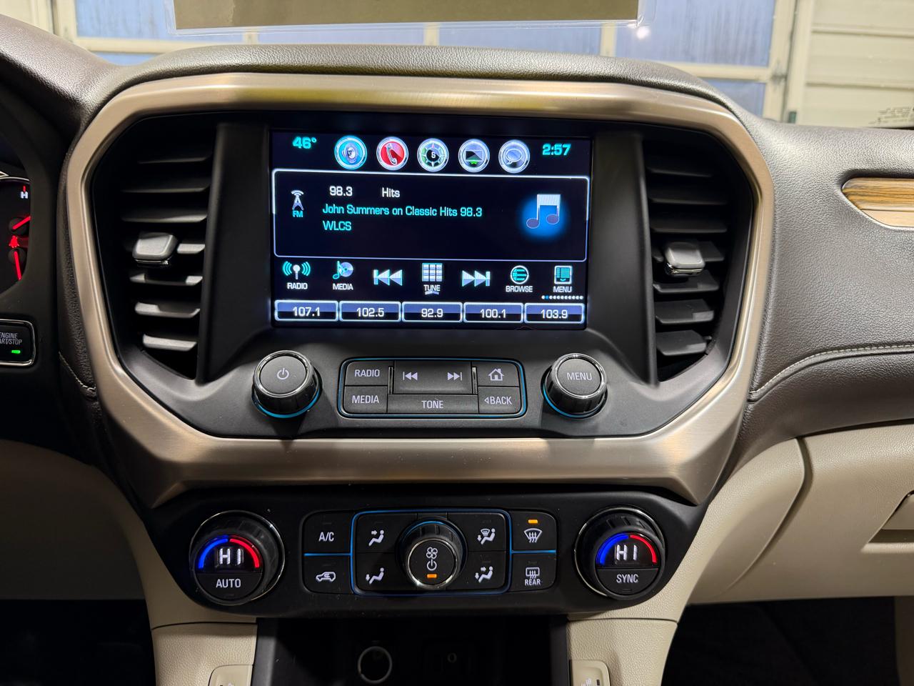 GMC Acadia FWD 4dr Denali 2017