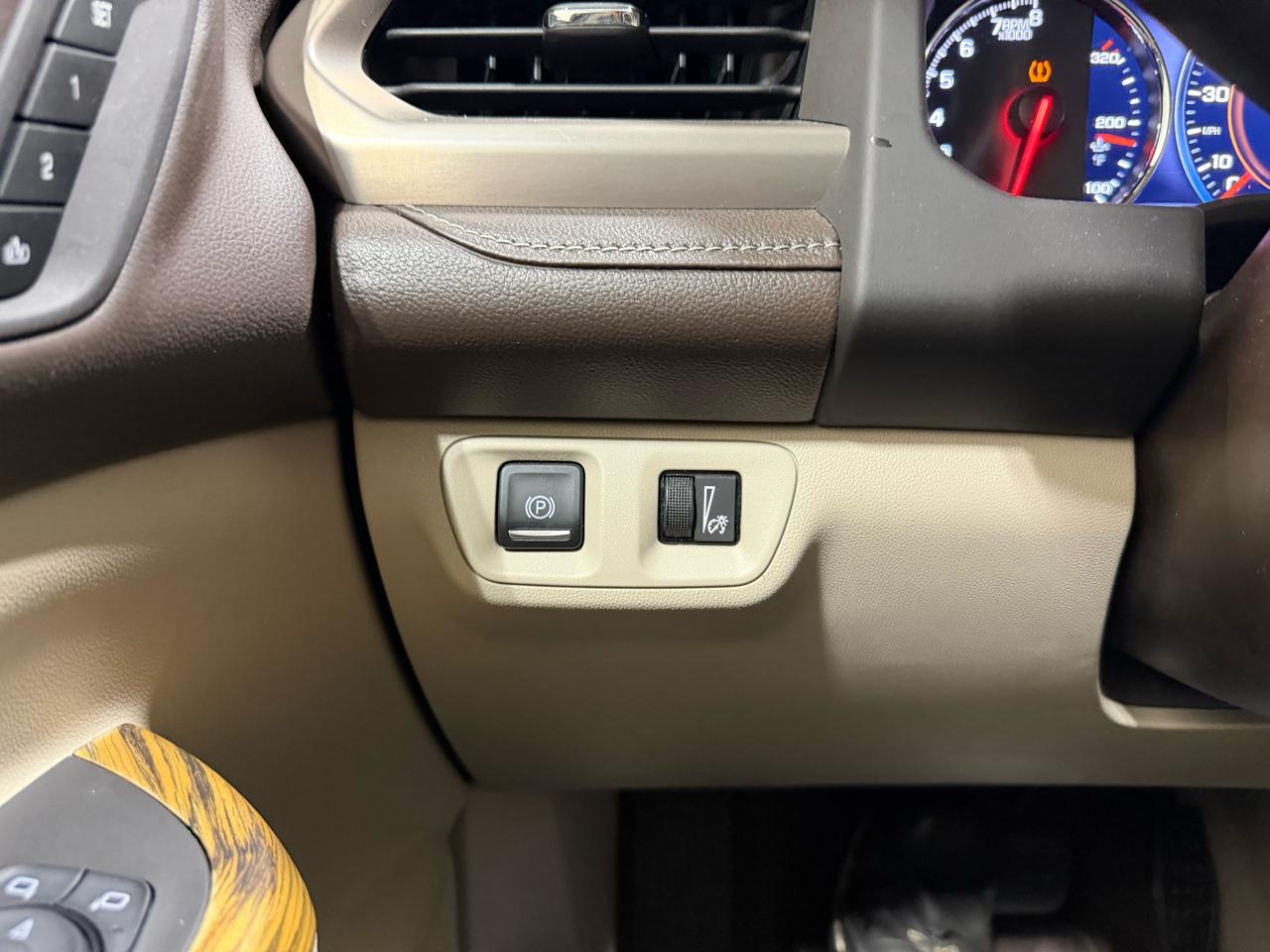 GMC Acadia FWD 4dr Denali 2017