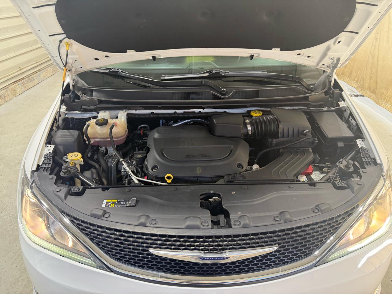 Chrysler Pacifica Touring L FWD 2020