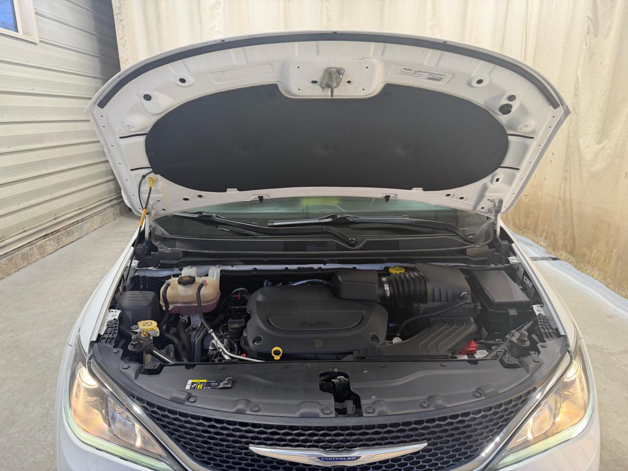 Chrysler Pacifica Touring L FWD 2020