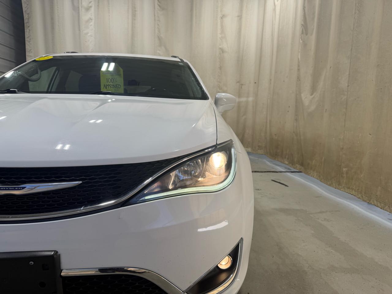 Chrysler Pacifica Touring L FWD 2020