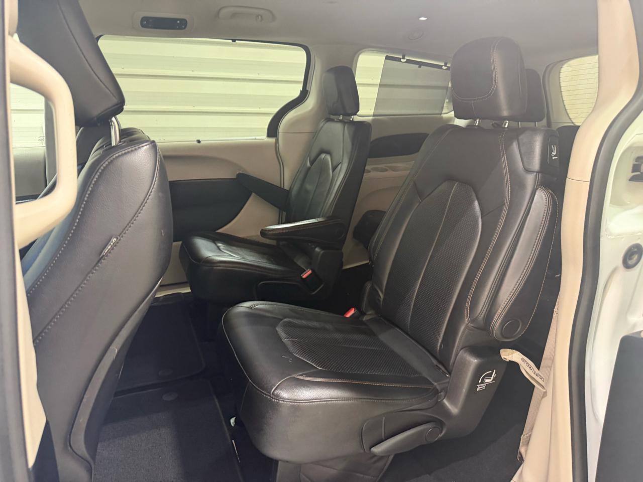 Chrysler Pacifica Touring L FWD 2020