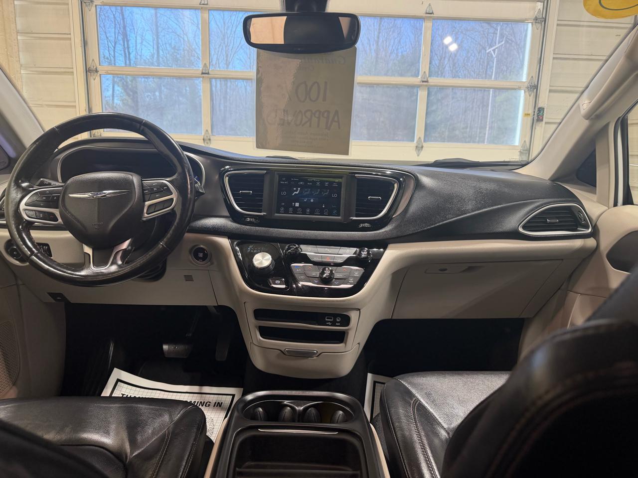 Chrysler Pacifica Touring L FWD 2020