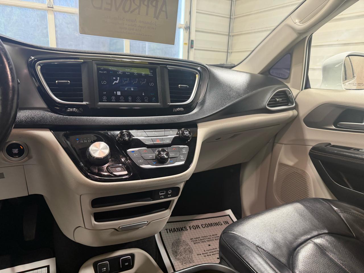 Chrysler Pacifica Touring L FWD 2020