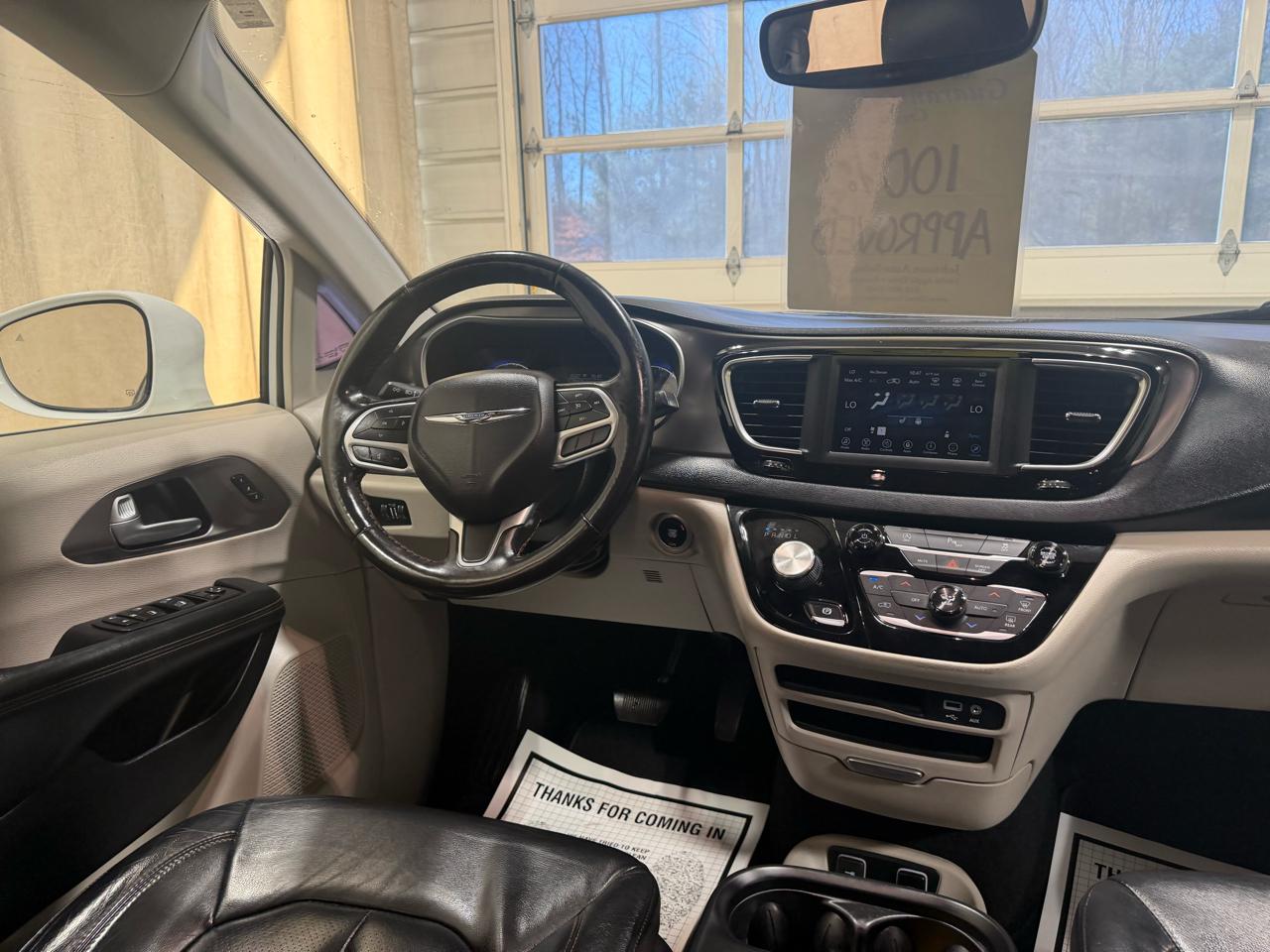 Chrysler Pacifica Touring L FWD 2020