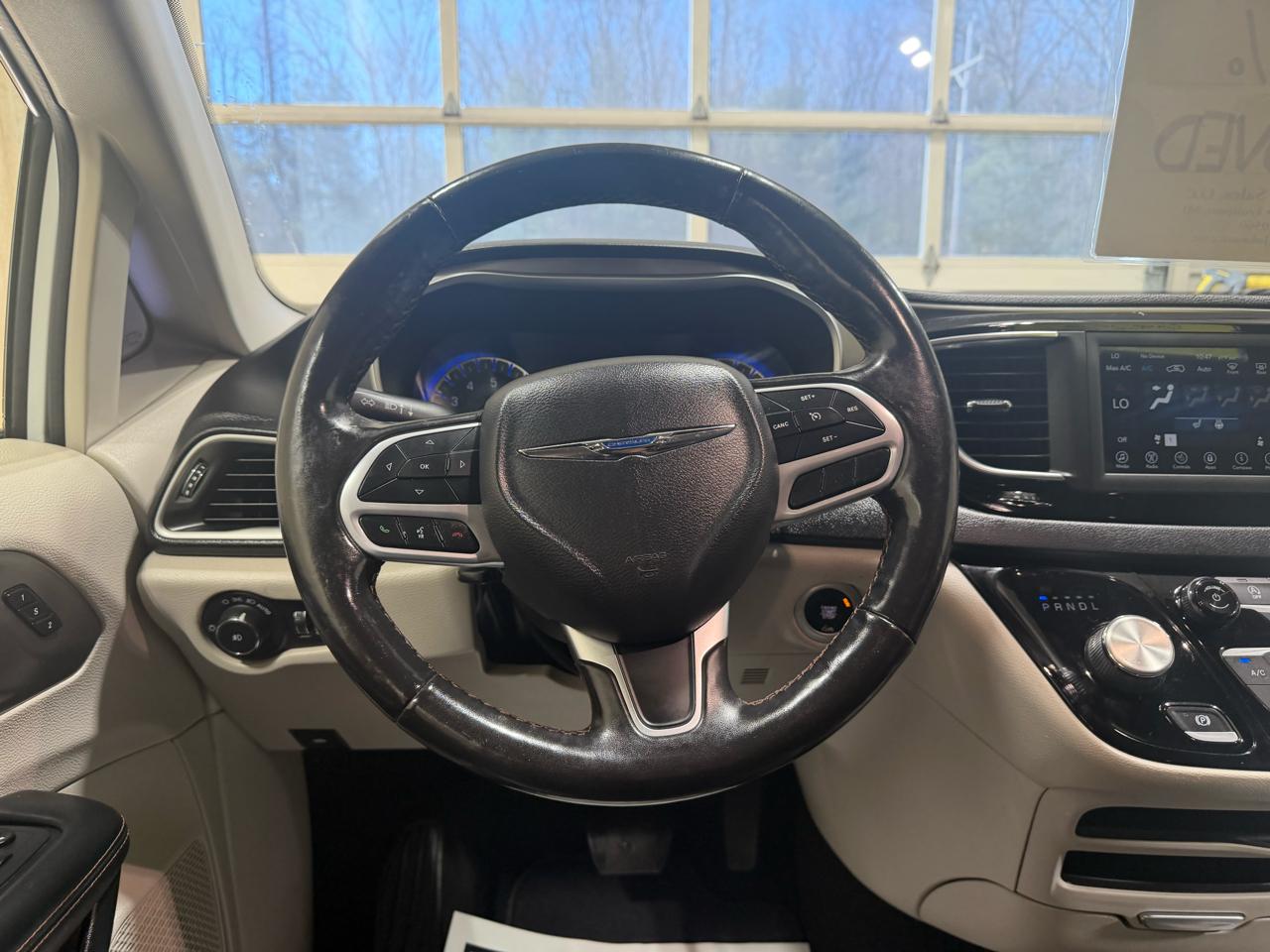 Chrysler Pacifica Touring L FWD 2020