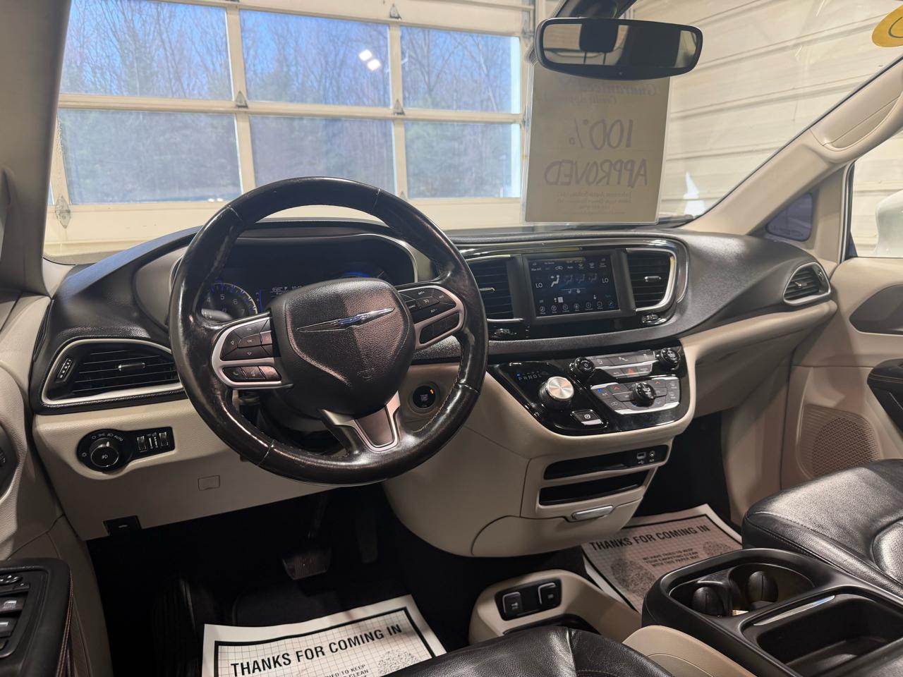 Chrysler Pacifica Touring L FWD 2020